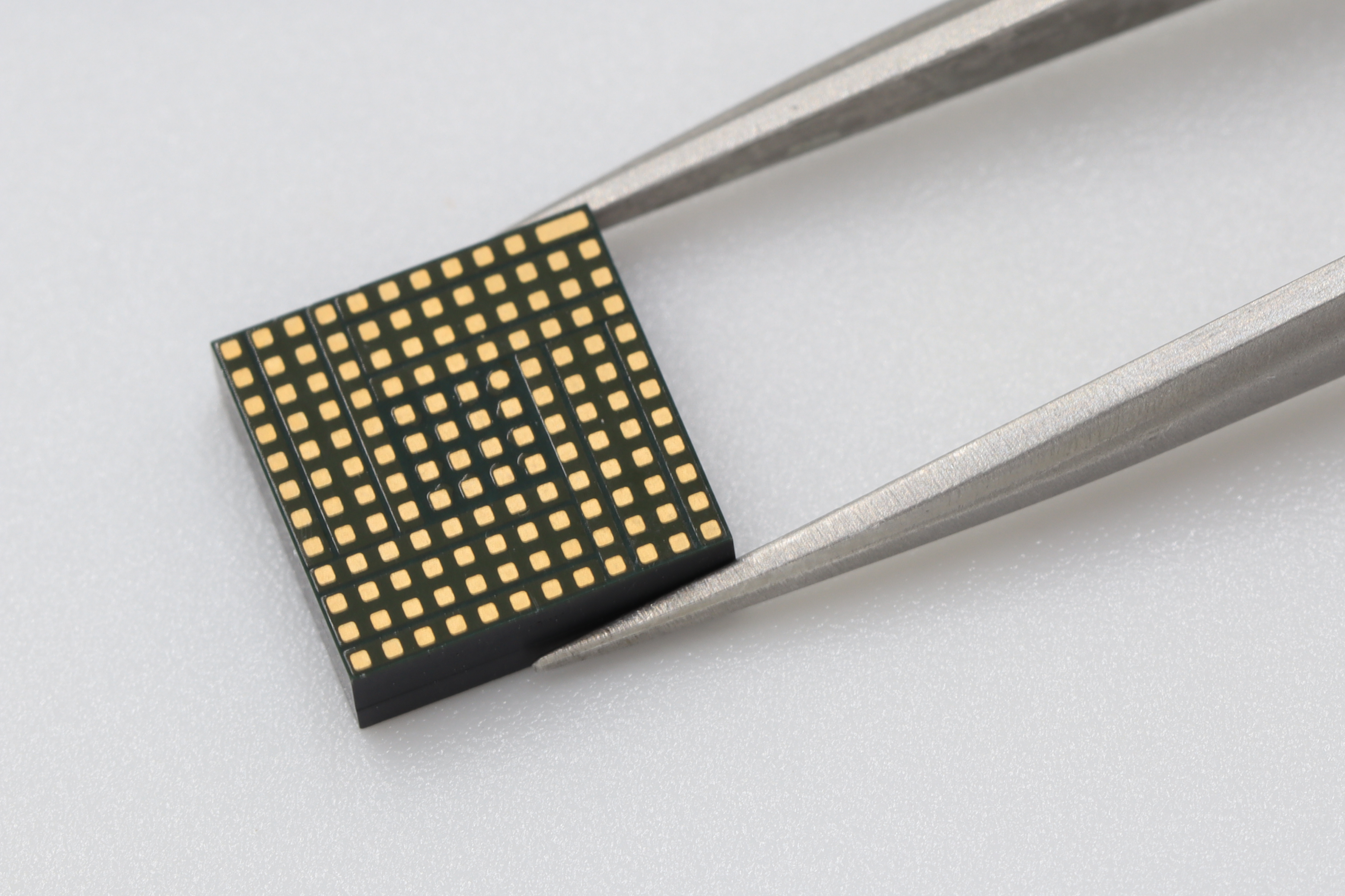 Lotus Microsystems launches vStrata vertical power module for AI racks